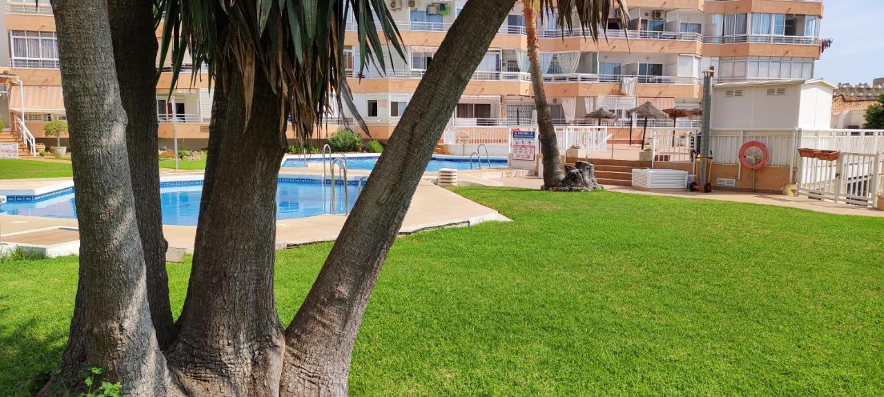 Saltillo Alto Gray Studio. Vistas Al Mar Y Piscina Torremolinos Luaran gambar